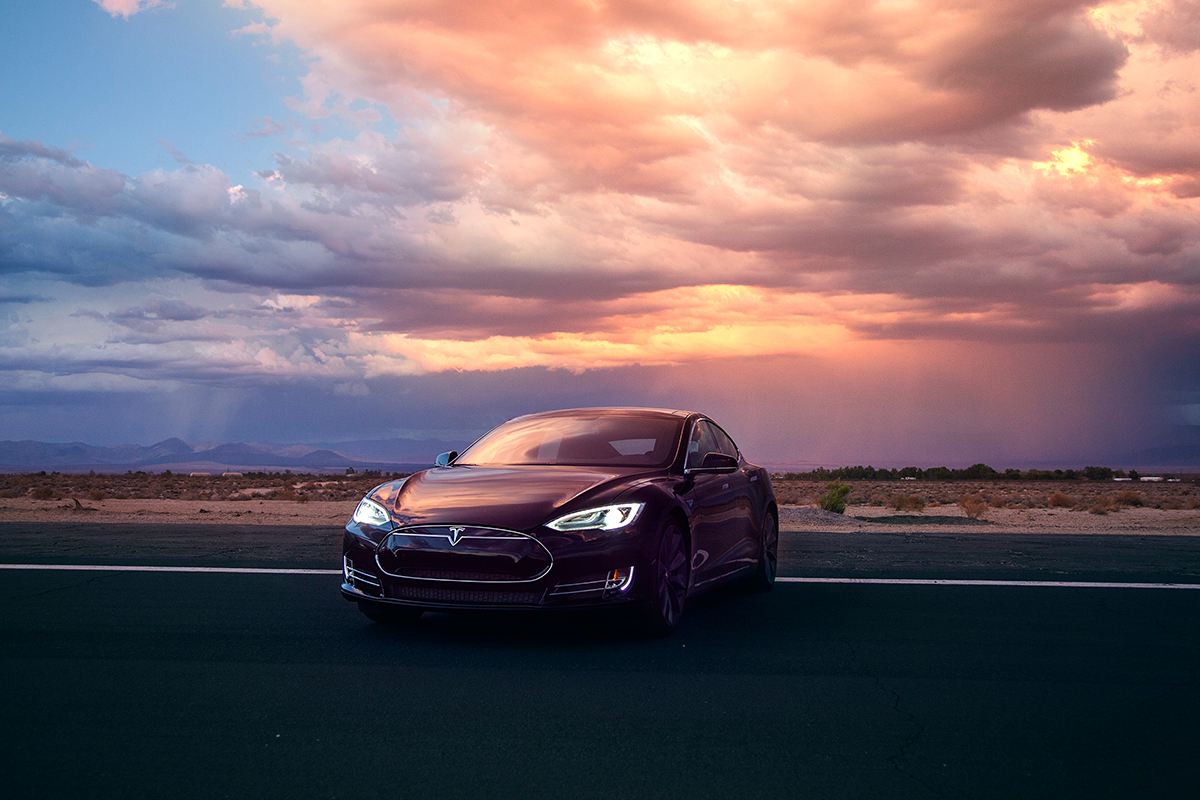 Tesla lanserar autopilot