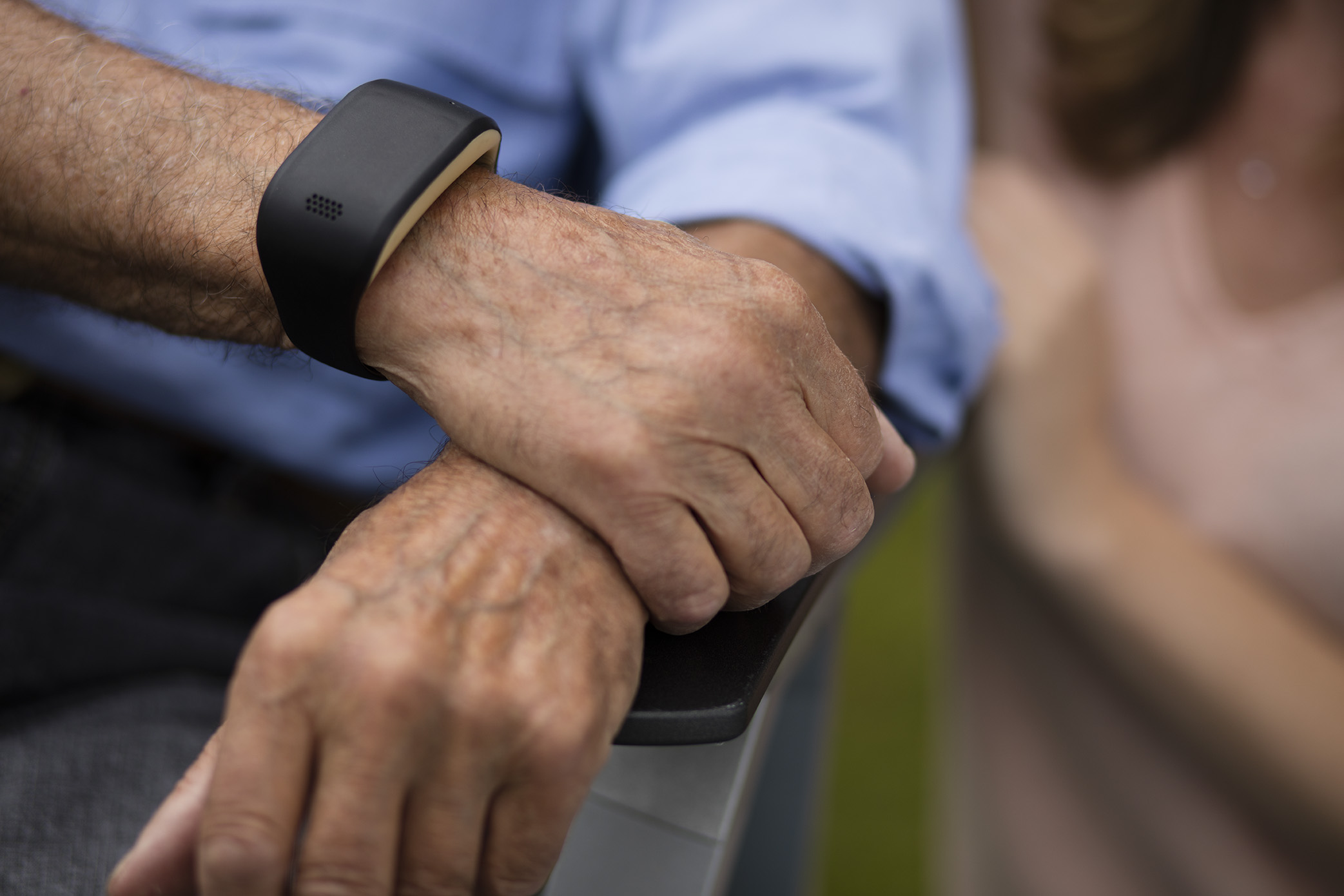 Smart armband för seniorer