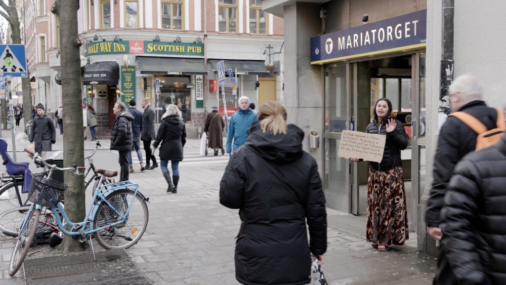 Tusentals Stockholmare gick förbi gratisbiljetter