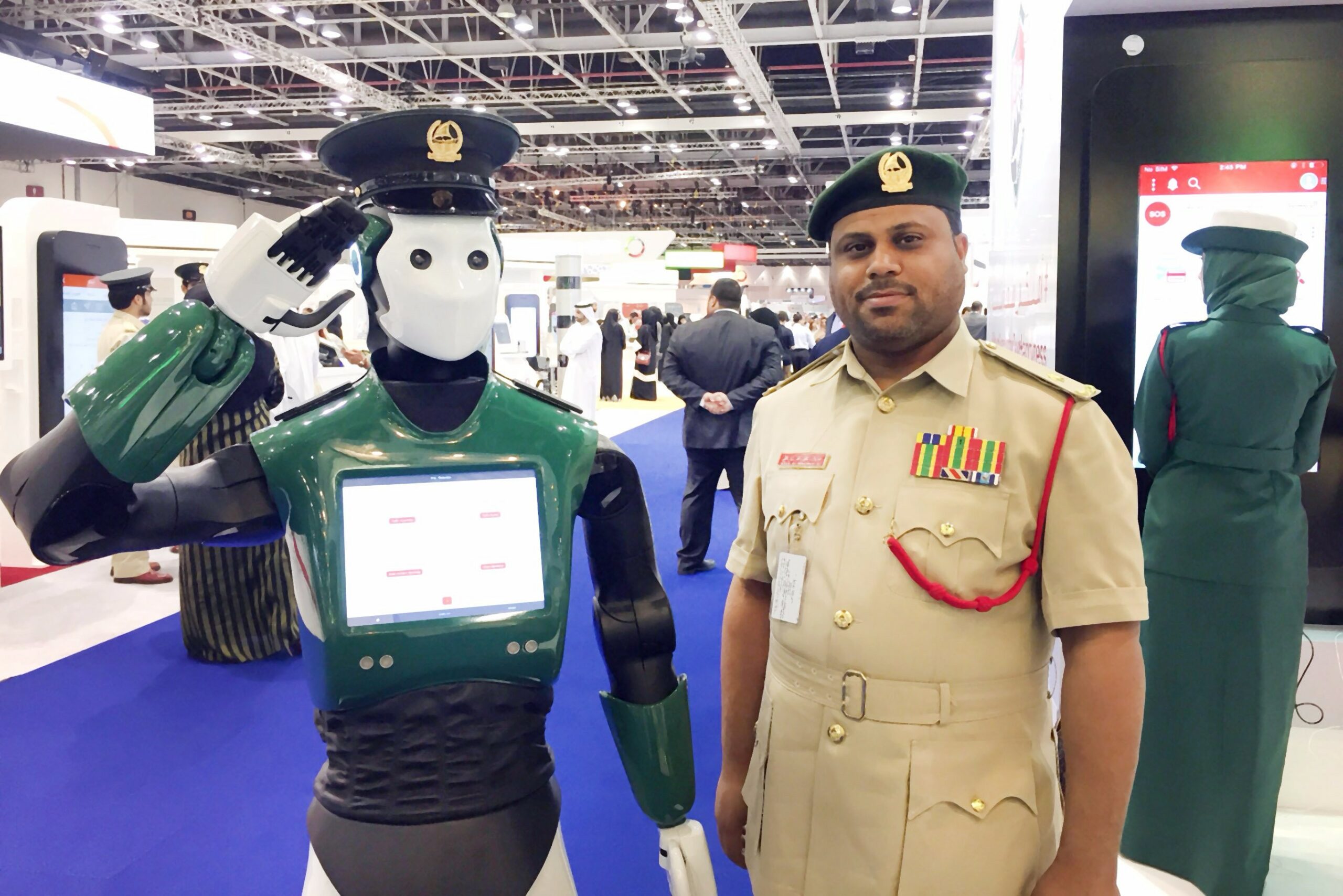 Dubai får robot-poliser