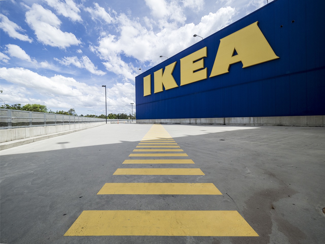Köp dina IKEA-möbler på Amazon eller Alibaba