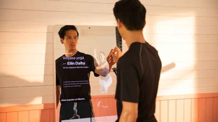 Träna med interaktiv spegel från Sats