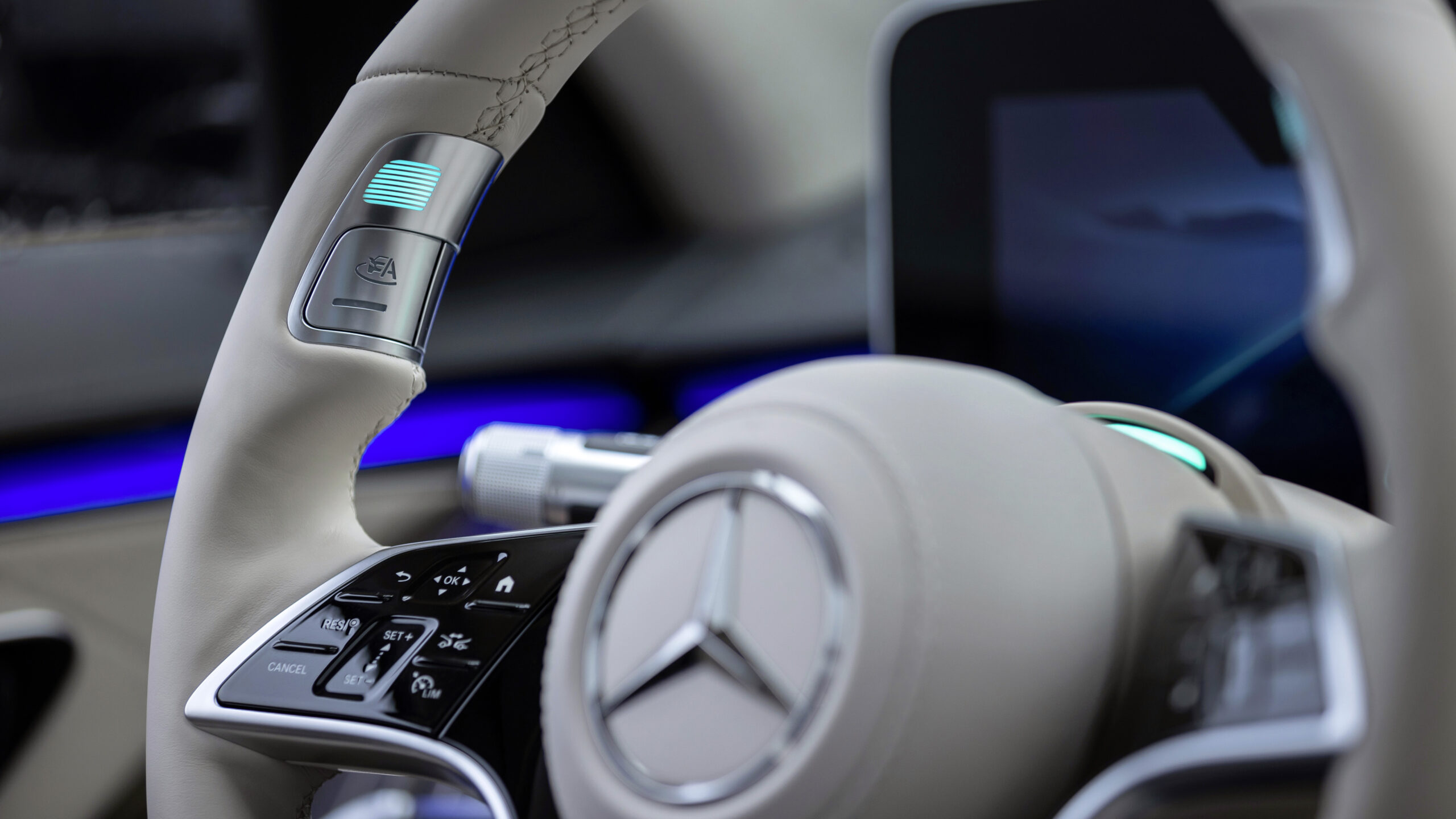 Mercedes först att få grönt ljus för självkörande bil