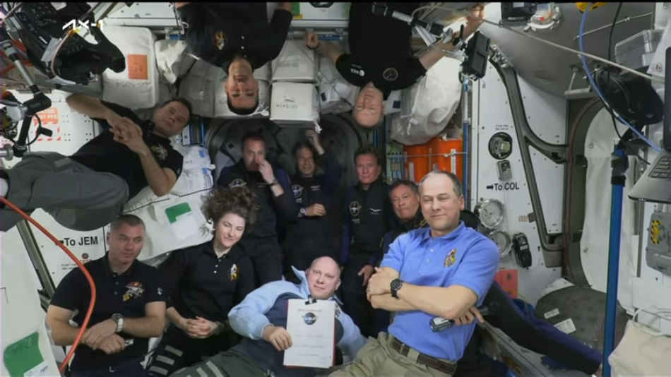 Första rymdturisterna till ISS