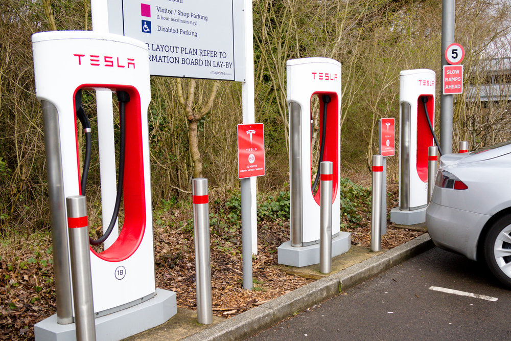 Tesla öppnar upp sina superchargers