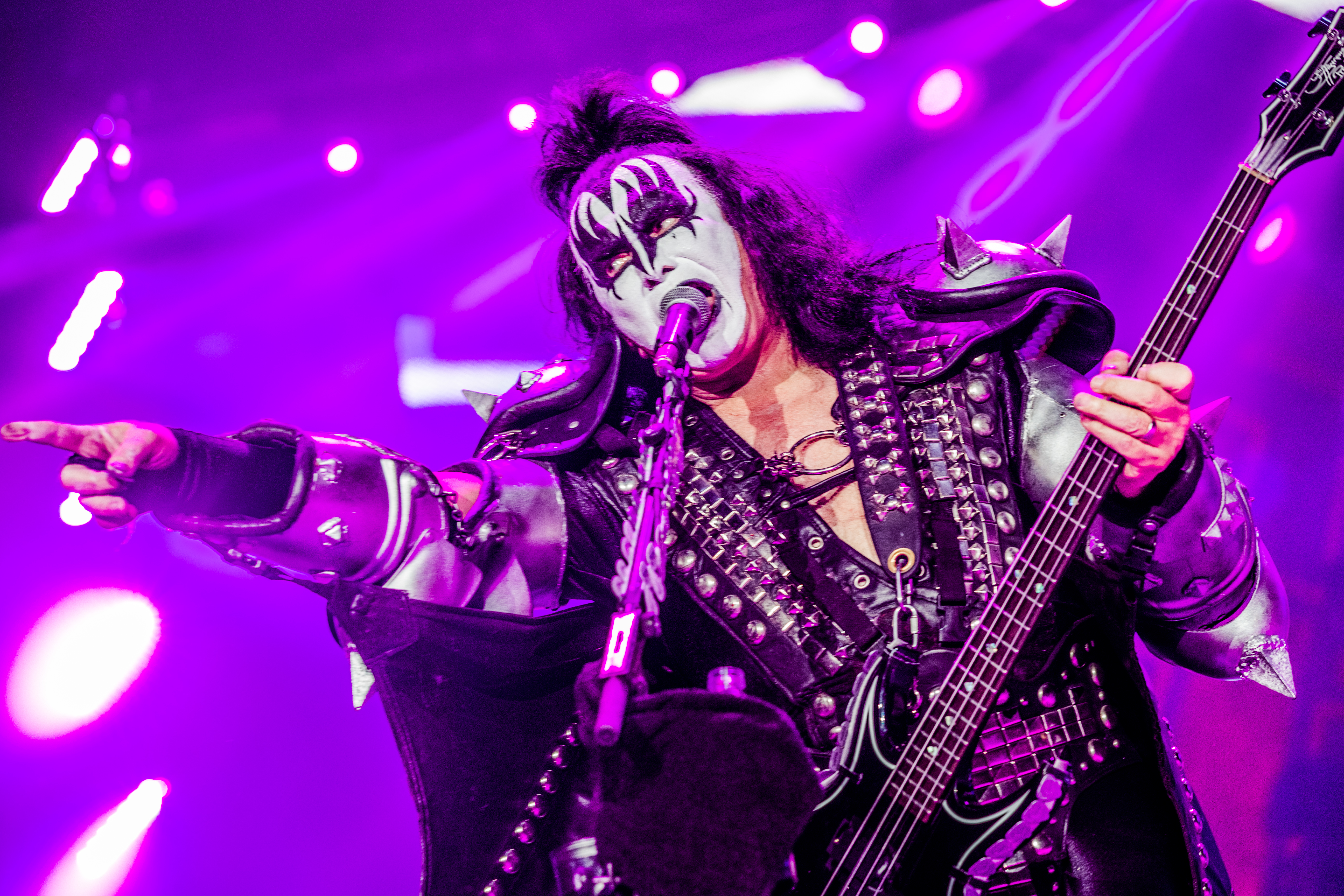 Kiss debuterar digitala avatarer och planerar på att övergå helt till virtuellt