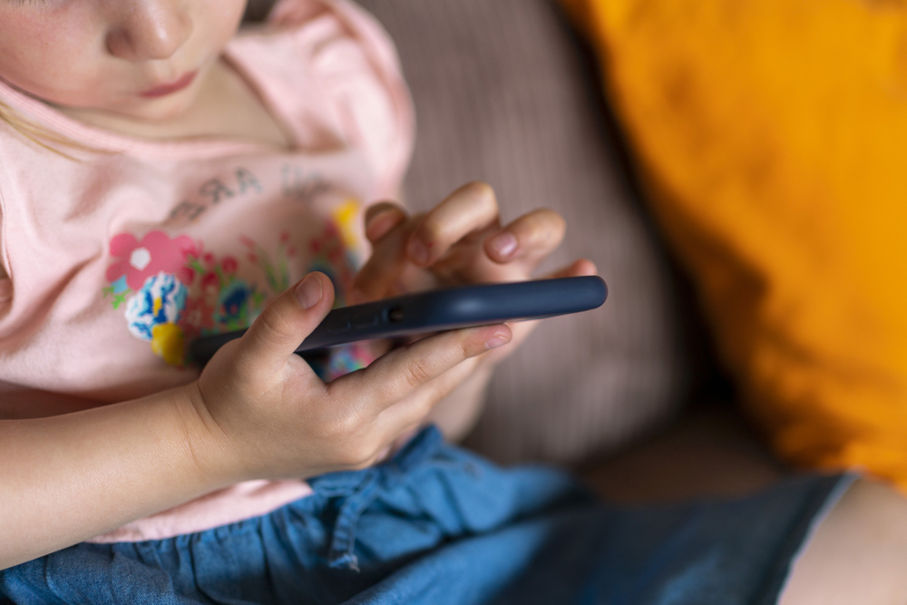 Även små barn har hög skärmtid