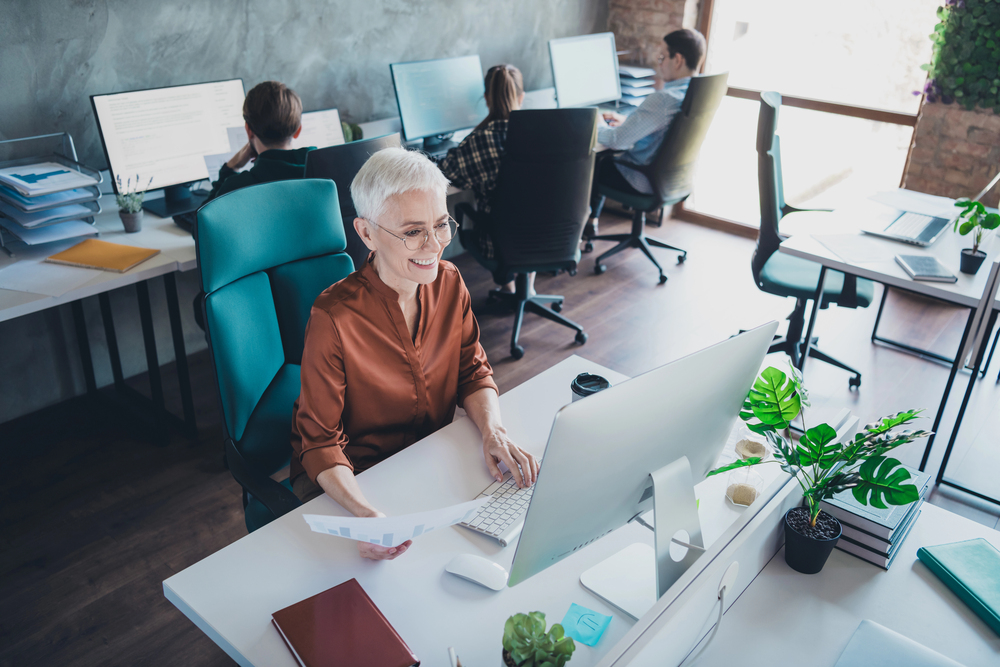 Allt fler svenskar arbetar längre upp i åldrarna