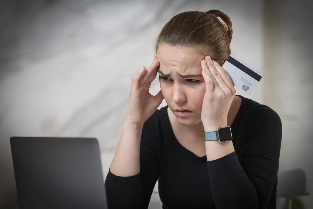 Bedrägerier ökar medan stöld och våld minskar