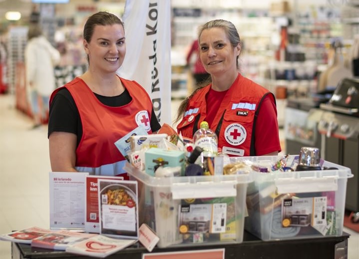Röda Korset och ICA satsar på svenskarnas hemberedskap